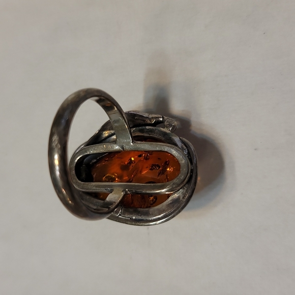 Amber ring - Picture 2 of 2